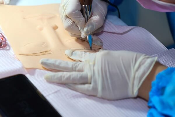 khóa học phun xăm cơ bản